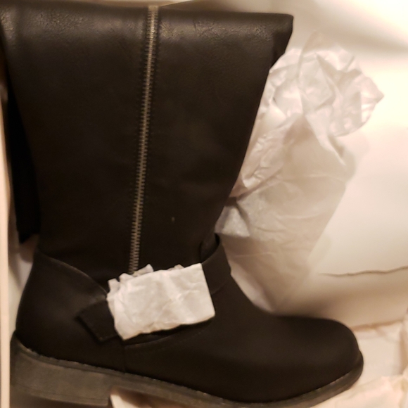 Zippered Wide Calf Flat Boot - Picture 2 of 3